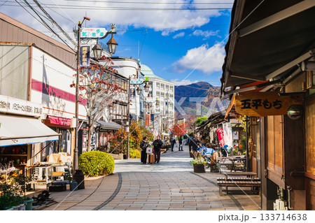 松本市　縄手通り　秋景 133714638