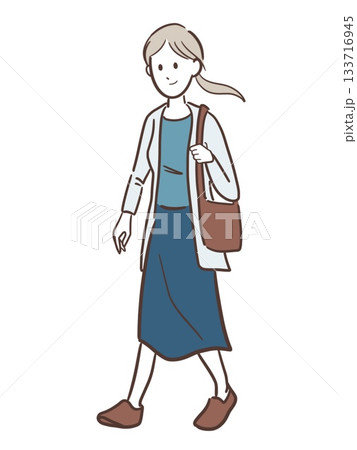 肩掛け鞄を下げた若い女性のイラスト 肩掛け鞄を下げた若い女性のイラスト 133716945