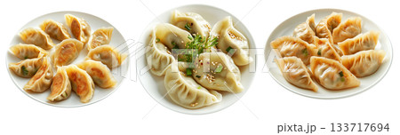 Steamed mandu dumplings placed in circular pattern on ceramic plate, isolated on white transparent background 133717694