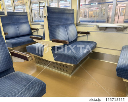 秩父までの各駅停車の座席 133718335