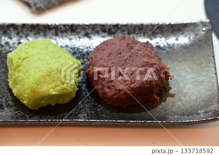 ずんだとあんこのおはぎ 133718592