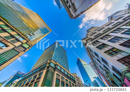 日本の東京都市景観夕日を浴びる日本橋の摩天楼や日本橋一丁目の再開発事業などを望む。新たな時代へ 133720681