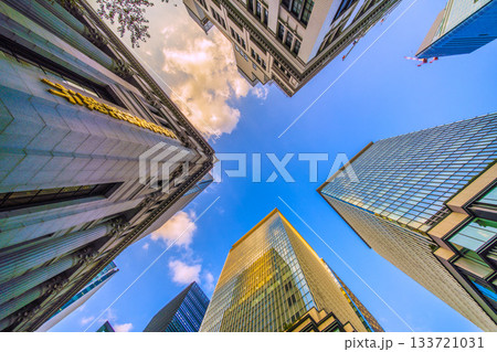 日本の東京都市景観夕日を浴びる日本橋の摩天楼や日本橋一丁目の再開発事業などを望む。明日へ、新たな時代 133721031