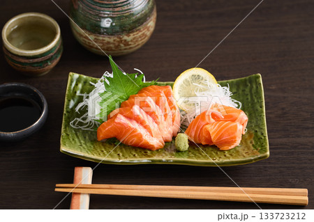 トラウトサーモンの刺身 133723212