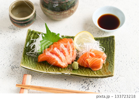 トラウトサーモンの刺身 トラウトサーモンの刺身 133723218