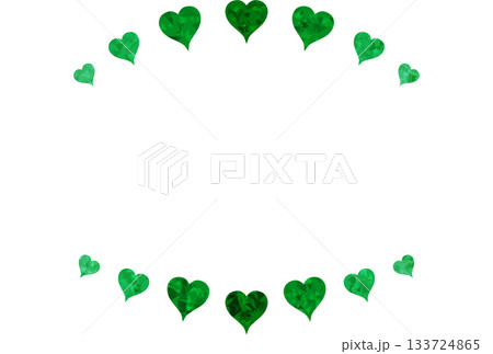 濃い緑色の宝石のようなハートが上下にあるフレーム 濃い緑色の宝石のようなハートが上下にあるフレーム 133724865