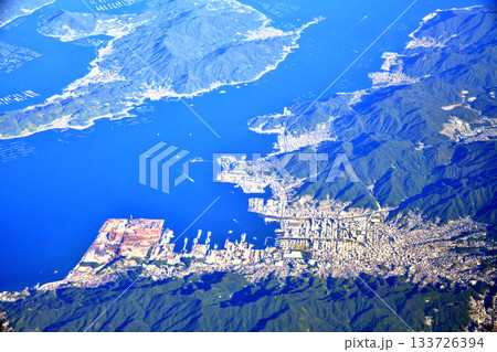 呉市周辺を上空より望む(広島県呉市)【2025.7】 133726394