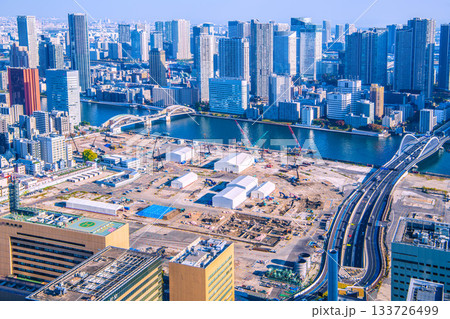 日本の東京都市景観 新時代へ。築地市場跡地などを望む。再開発へ…＝14日 133726499