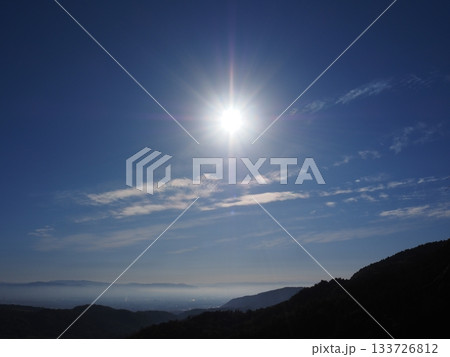 幻想的な朝の風景 幻想的な朝の風景 133726812