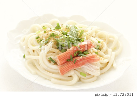 カニカマをのせた冷やしうどん 133728011