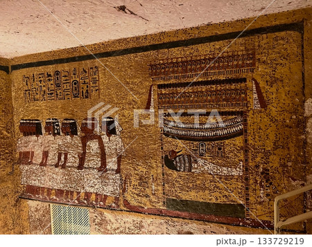 ツタンカーメンの墓の壁画 133729219