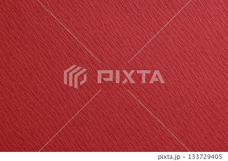 和風デザインに使える赤い和紙テクスチャ 133729405