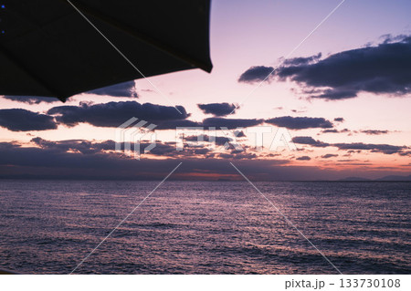 [幸せのパンケーキ 淡路島テラス]美しい夕日の光 133730108