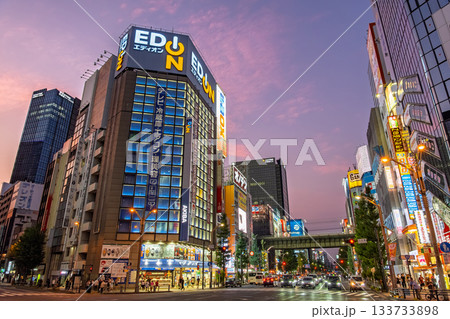 東京都千代田区 夕暮れの秋葉原 133733898