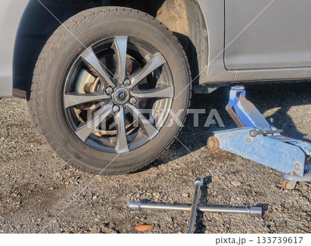 タイヤ交換のイメージ 133739617