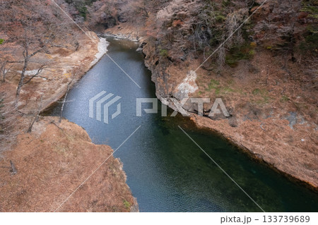 栃木県箒川上流の風景 133739689