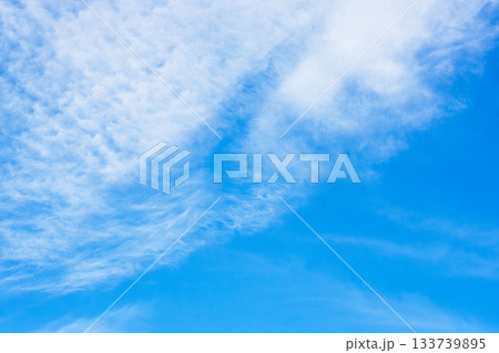 秋の空 穏やかな青空と雲12 秋の空 穏やかな青空と雲12 133739895