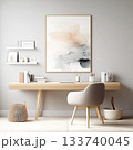 抽象的なウォールアートのあるミニマルなデスク 133740045
