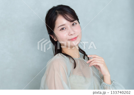 女性 ロングヘア ヘアセット ポートレート 女性 ロングヘア ヘアセット ポートレート 133740202