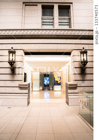 静嘉堂文庫美術館(明治生命館)展示ギャラリー 三菱財閥の所蔵品を展示 静嘉堂文庫美術館(明治生命館)展示ギャラリー 三菱財閥の所蔵品を展示 133740573