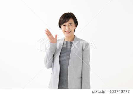 働く女性 働く女性 133740777