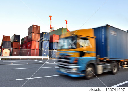 夕刻近くの品川ふ頭 133741607