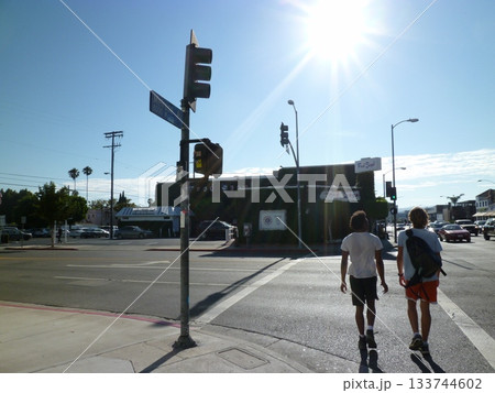 MELROSE AVE. 133744602