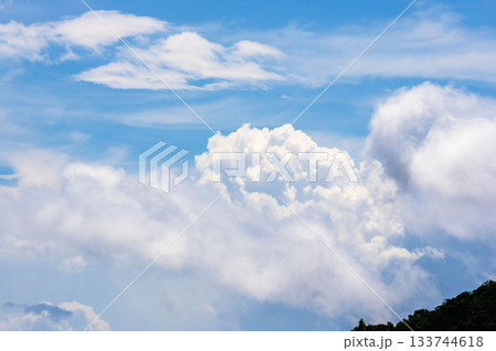 秋の空 穏やかな青空と雲29 秋の空 穏やかな青空と雲29 133744618