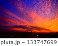 夕焼けと雲模様 133747699