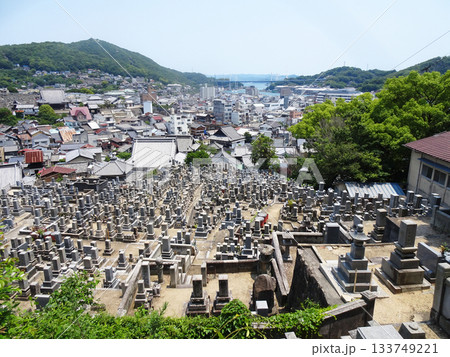 広島県尾道市 尾道水道と尾道の町並み 広島県尾道市 尾道水道と尾道の町並み 133749221