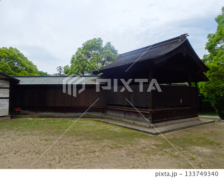 【広島県福山市】鞆の浦　沼名前神社の移動式の能舞台 133749340