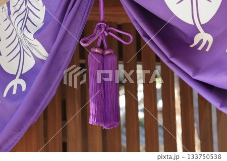 紫色の撚り房 133750538