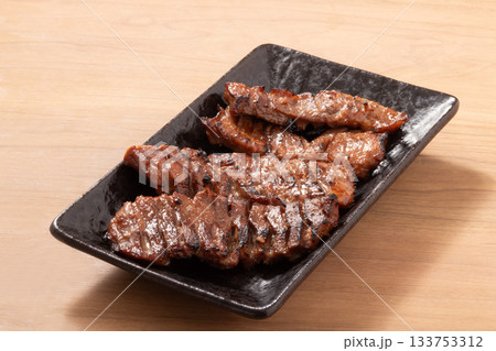 厚切り　豚タン　塩焼き 133753312