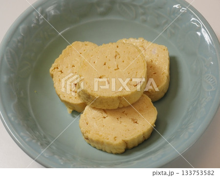 だし巻きたまご、妻の手作り家庭料理、家庭で楽しむ夕ご飯、幸せ家族 133753582