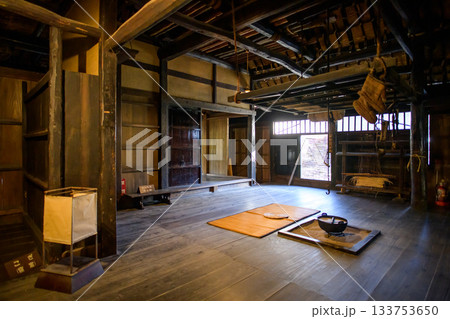 旧矢作家住宅居間　重要文化財　山形県 133753650