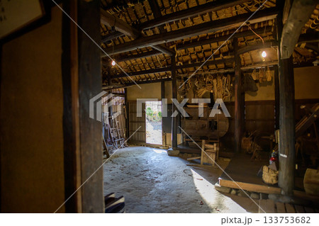 旧矢作家住宅土間　重要文化財　山形県 133753682