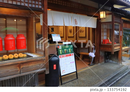 参道の店舗(清水寺・京都市) 参道の店舗(清水寺・京都市) 133754192
