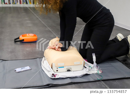 first aid course - company safety - cardiac massage - Basic Life Support 133754857