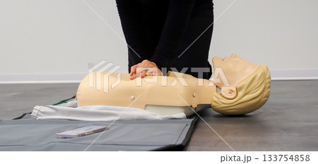 first aid course - company safety - cardiac massage - Basic Life Support 133754858