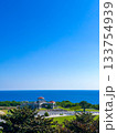 沖縄・平和祈念公園から望む澄み渡る水平線の風景 沖縄・平和祈念公園から望む澄み渡る水平線の風景 133754939