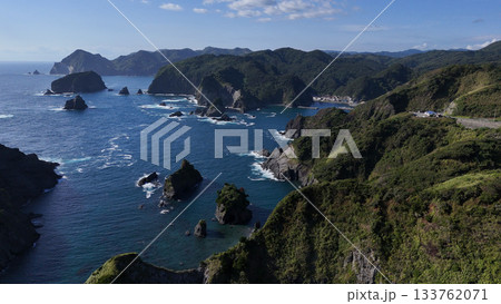 あいあい岬(奥石廊)と海岸線(空撮) - 静岡県南伊豆町,日本 あいあい岬(奥石廊)と海岸線(空撮) - 静岡県南伊豆町,日本 133762071