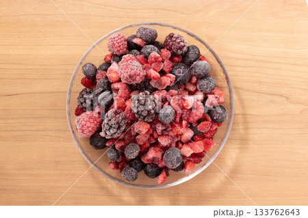 ［冷凍］　4種類のベリーミックス（ブルーベリー　ストロベリー　ブラックベリー　ラズベリー） 133762643
