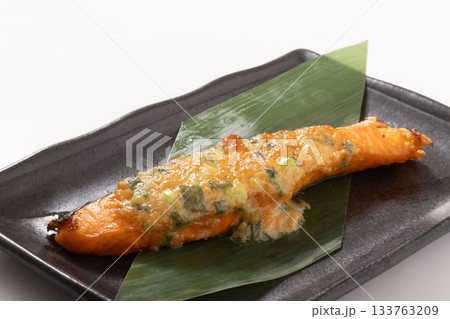 サーモン　味噌マヨネーズねぎ焼き 133763209