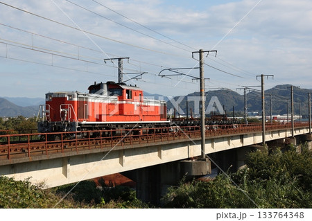 DE10ディーゼル機関車牽引工事臨時列車 133764348