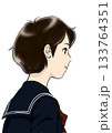 ショートカットヘアーの女子高校生 133764351