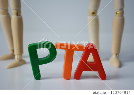 PTAの文字とデッサン人形 133764914