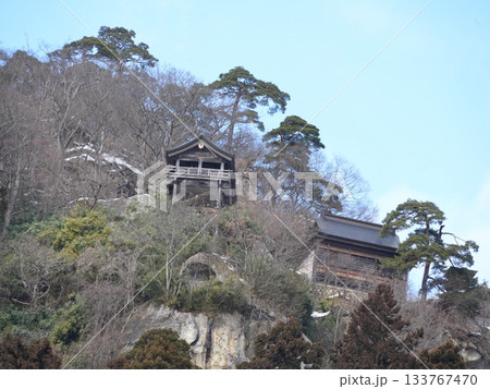 山形・山寺(立石寺)雪景色と青空|白銀の冬絶景・五大堂の風景 山形・山寺(立石寺)雪景色と青空|白銀の冬絶景・五大堂の風景 133767470