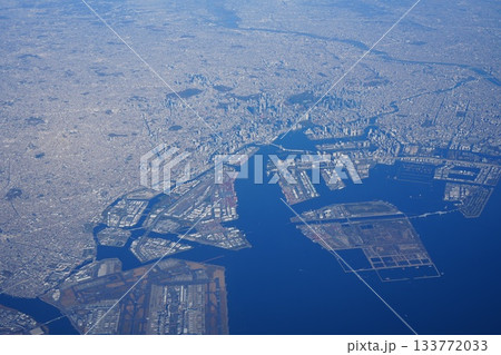 飛行機からの都市景観　東京 133772033