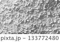 たくさんの不規則に配置された白い立方体 133772480