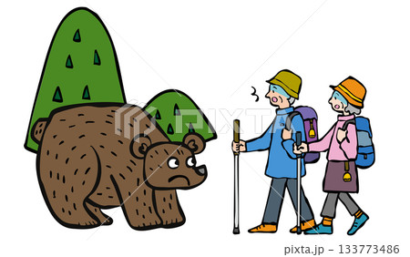 登山中にクマに遭遇した男女（シニア）　熊　くま 133773486
